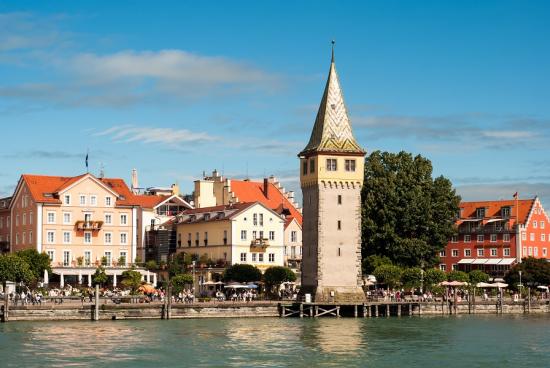 Top 10 Plätze in Friedrichshafen | Coach Charter | Busvermietung